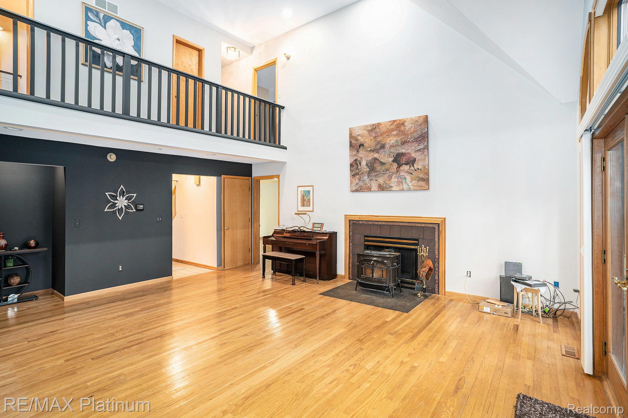 6489 CEDAR LAKE ROAD