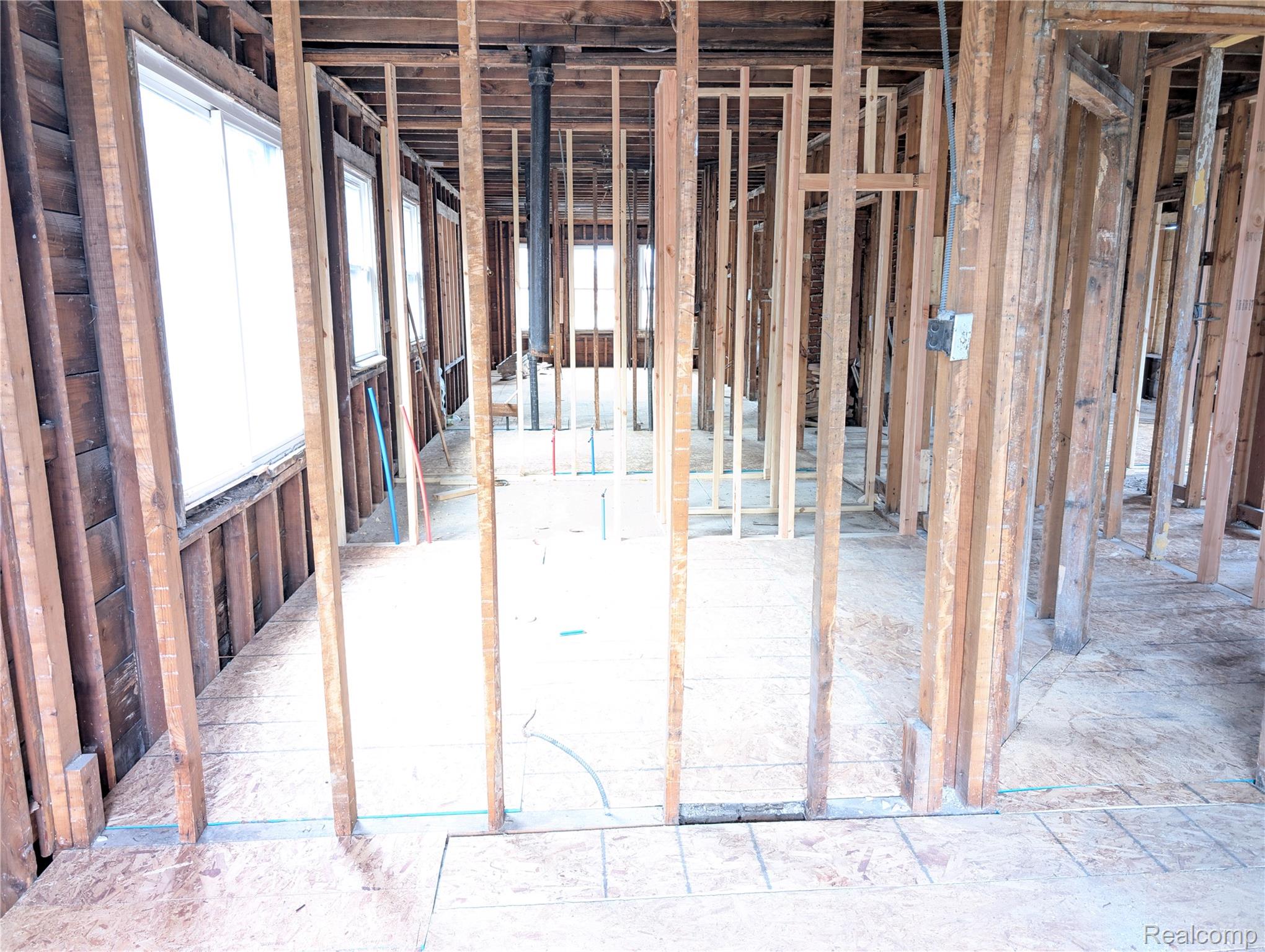 2547 ELMHURST Street