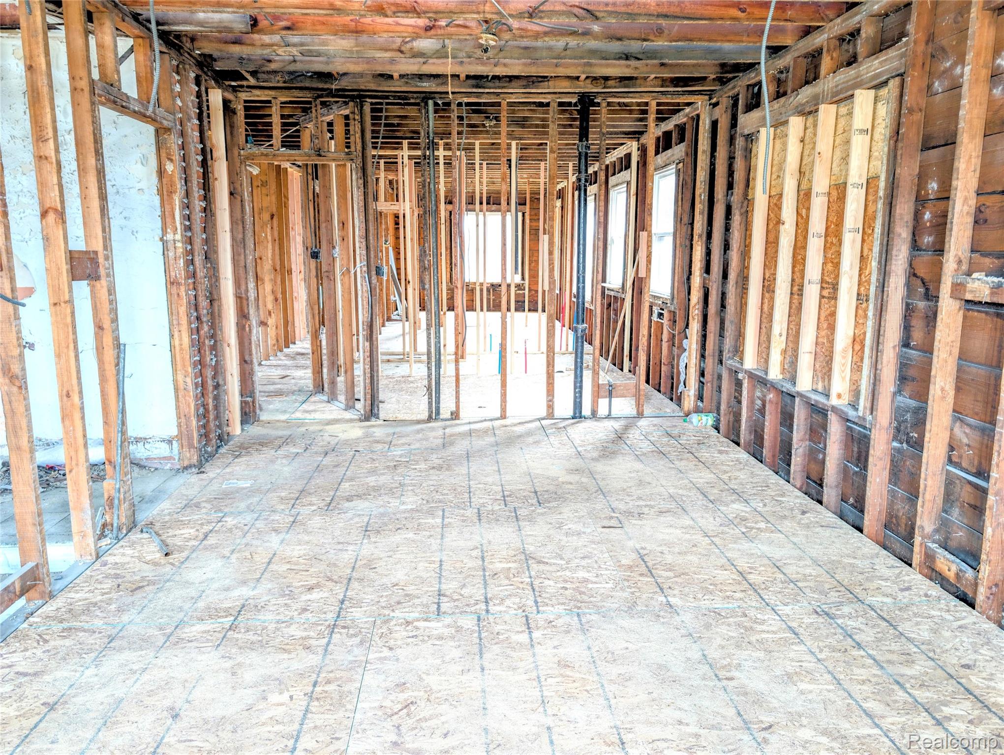 2547 ELMHURST Street