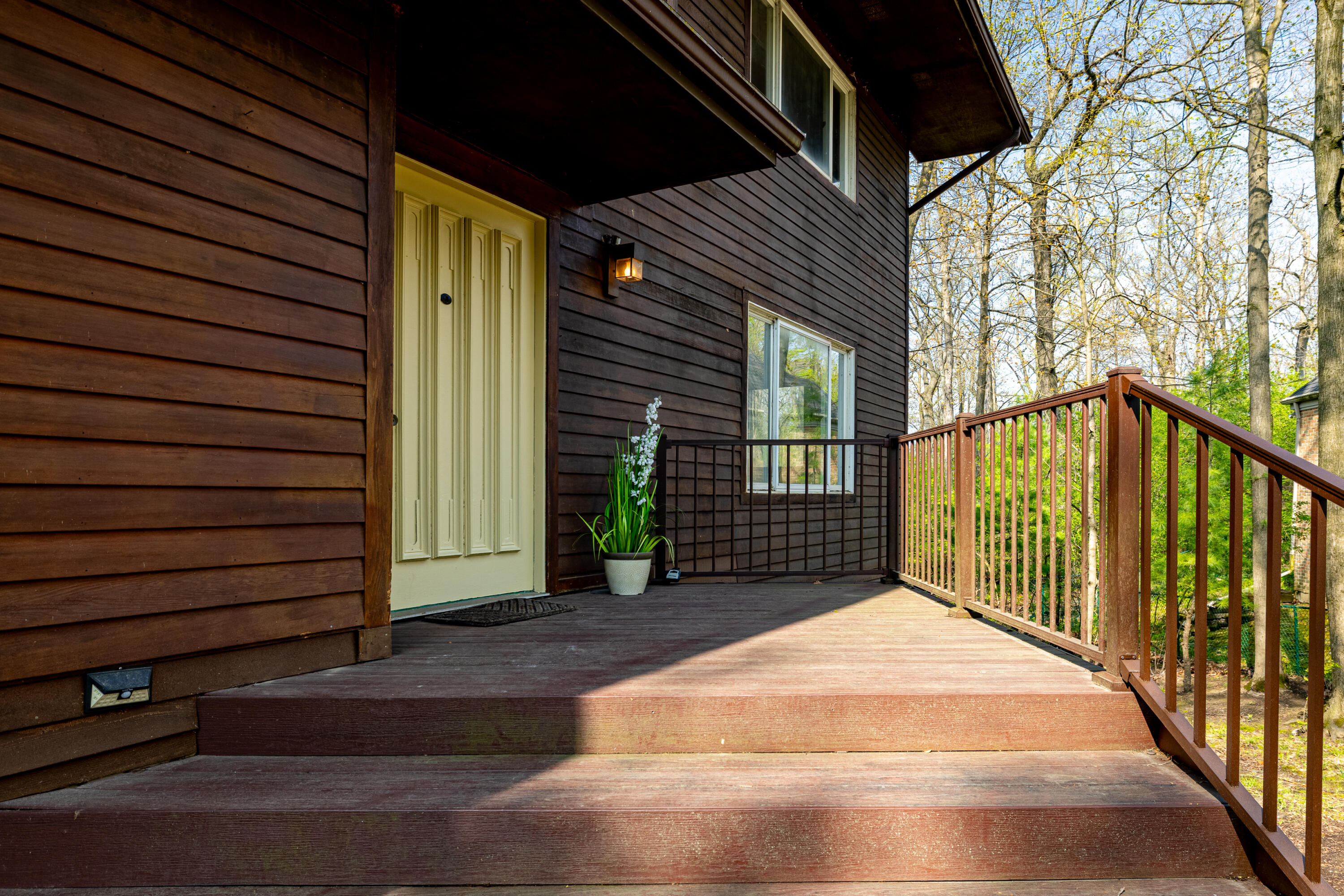 3949 Waldenwood Drive