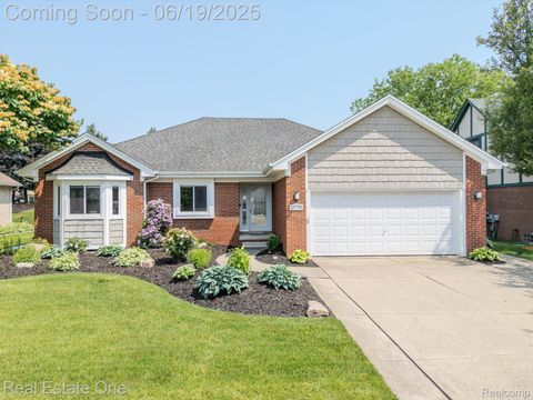 15719 Greenview Fraser City MI 48026