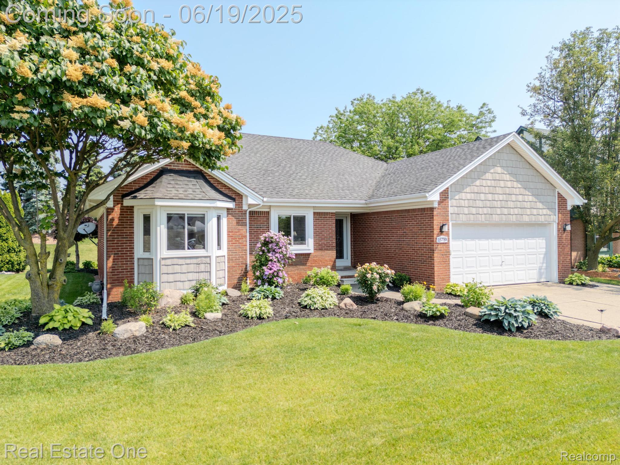 15719 Greenview