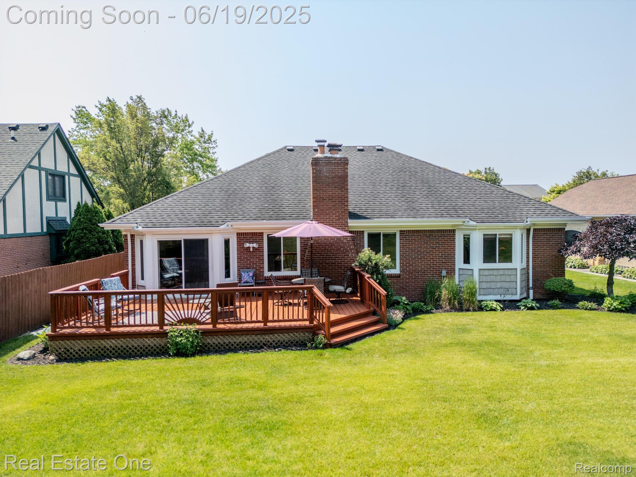 15719 Greenview