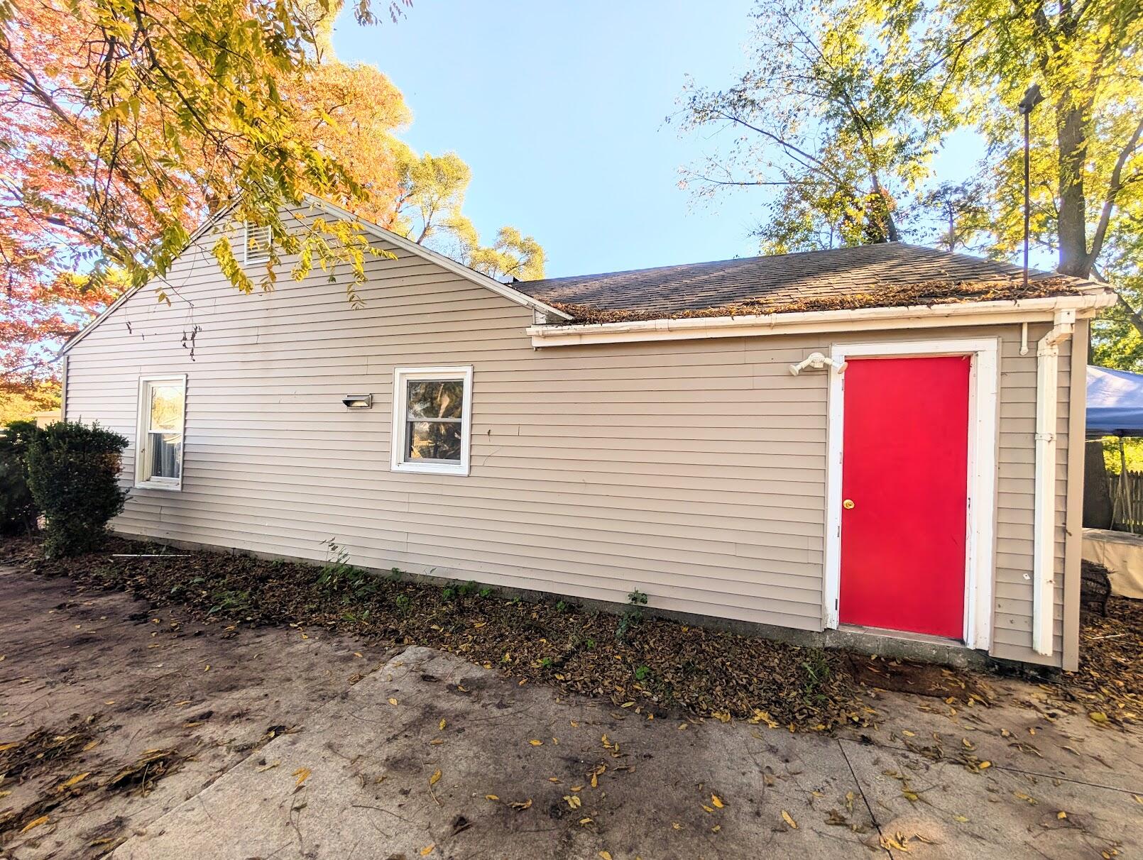 582 Riverside Drive