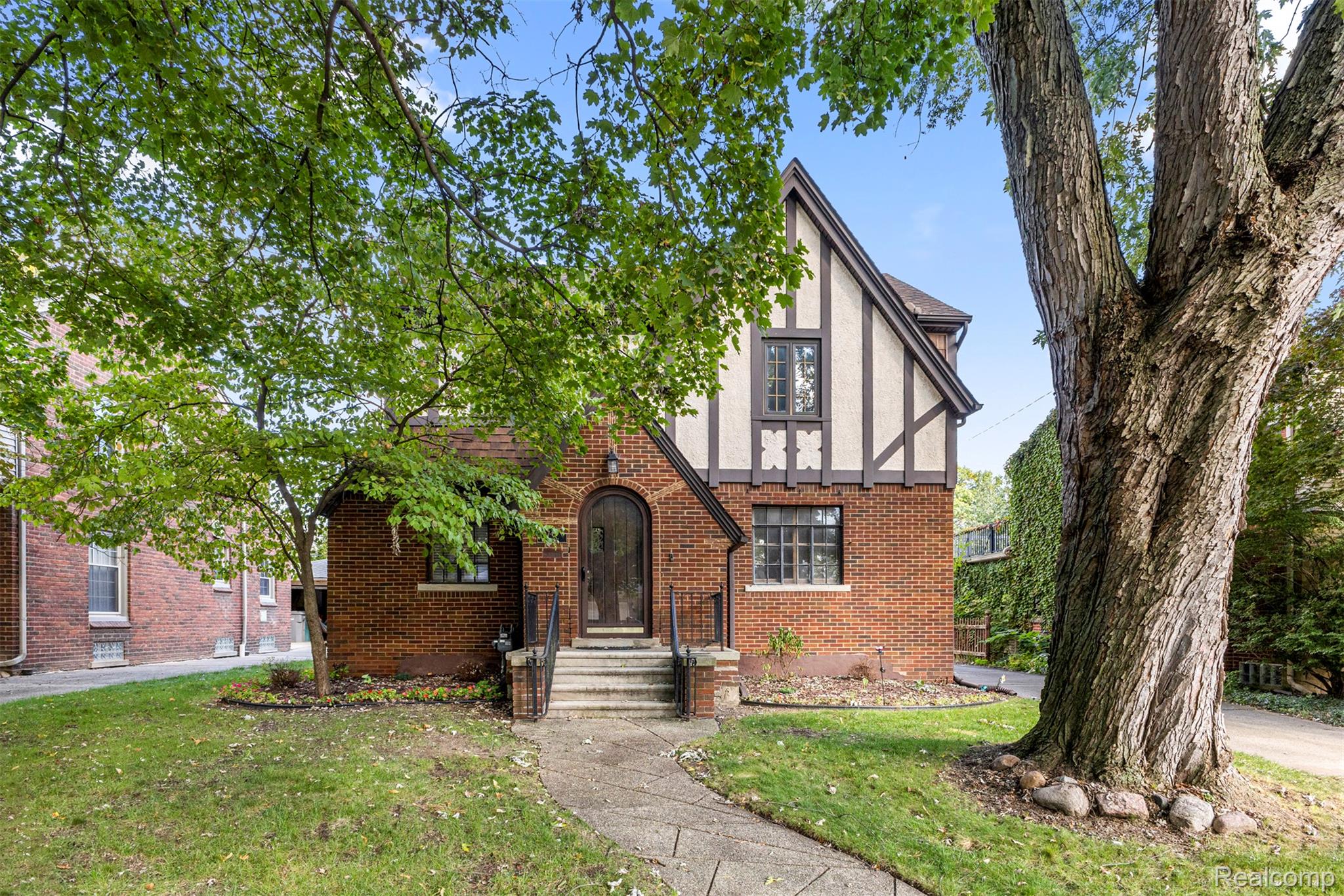 745 Beechmont Street