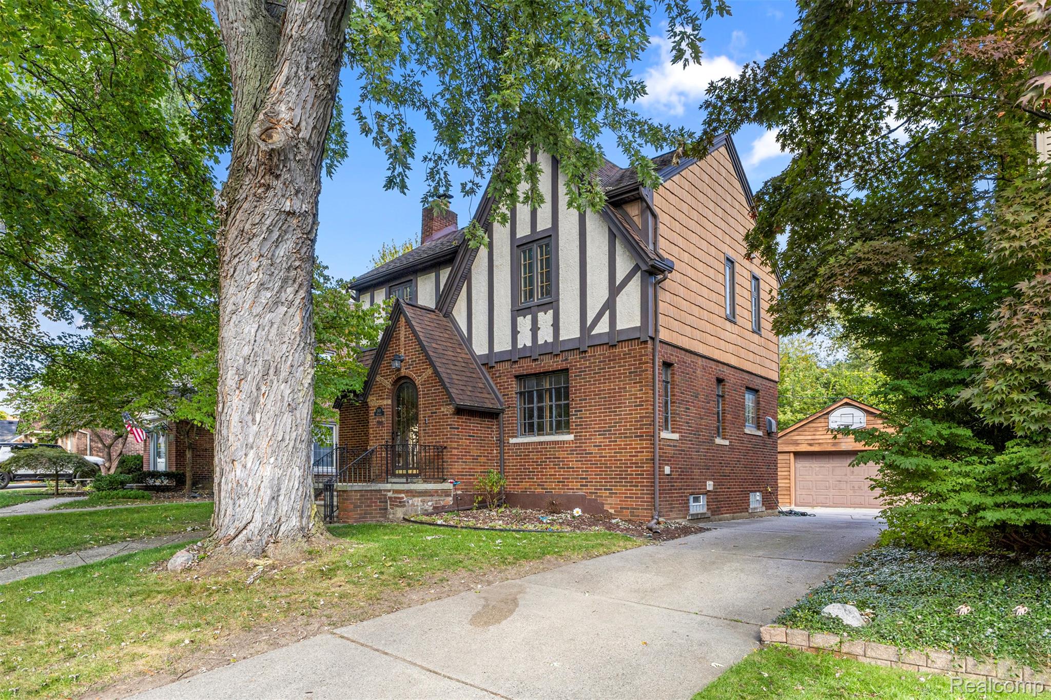 745 Beechmont Street