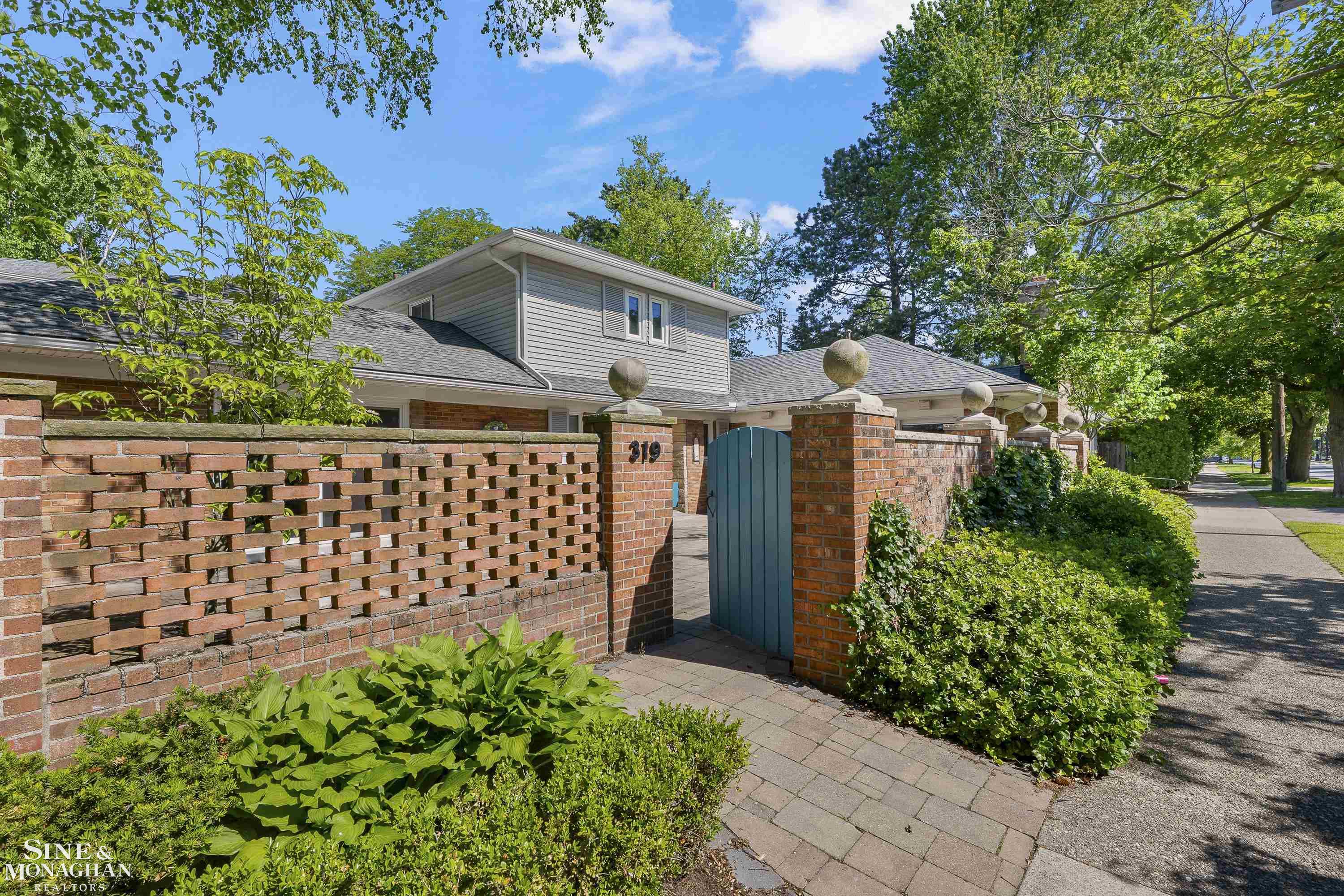 319 Kercheval Avenue