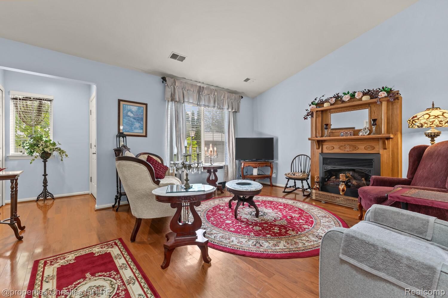 323 Countryside Court
