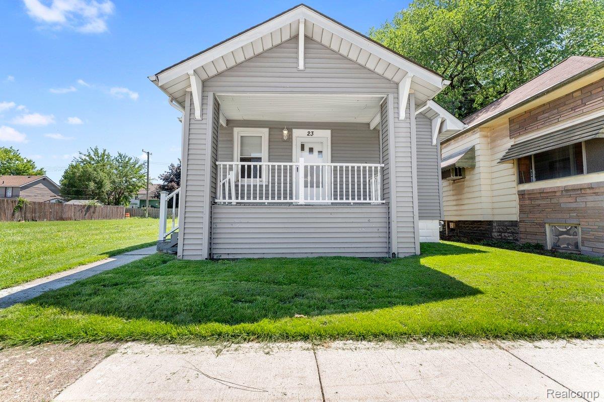 23 W Broadway Street