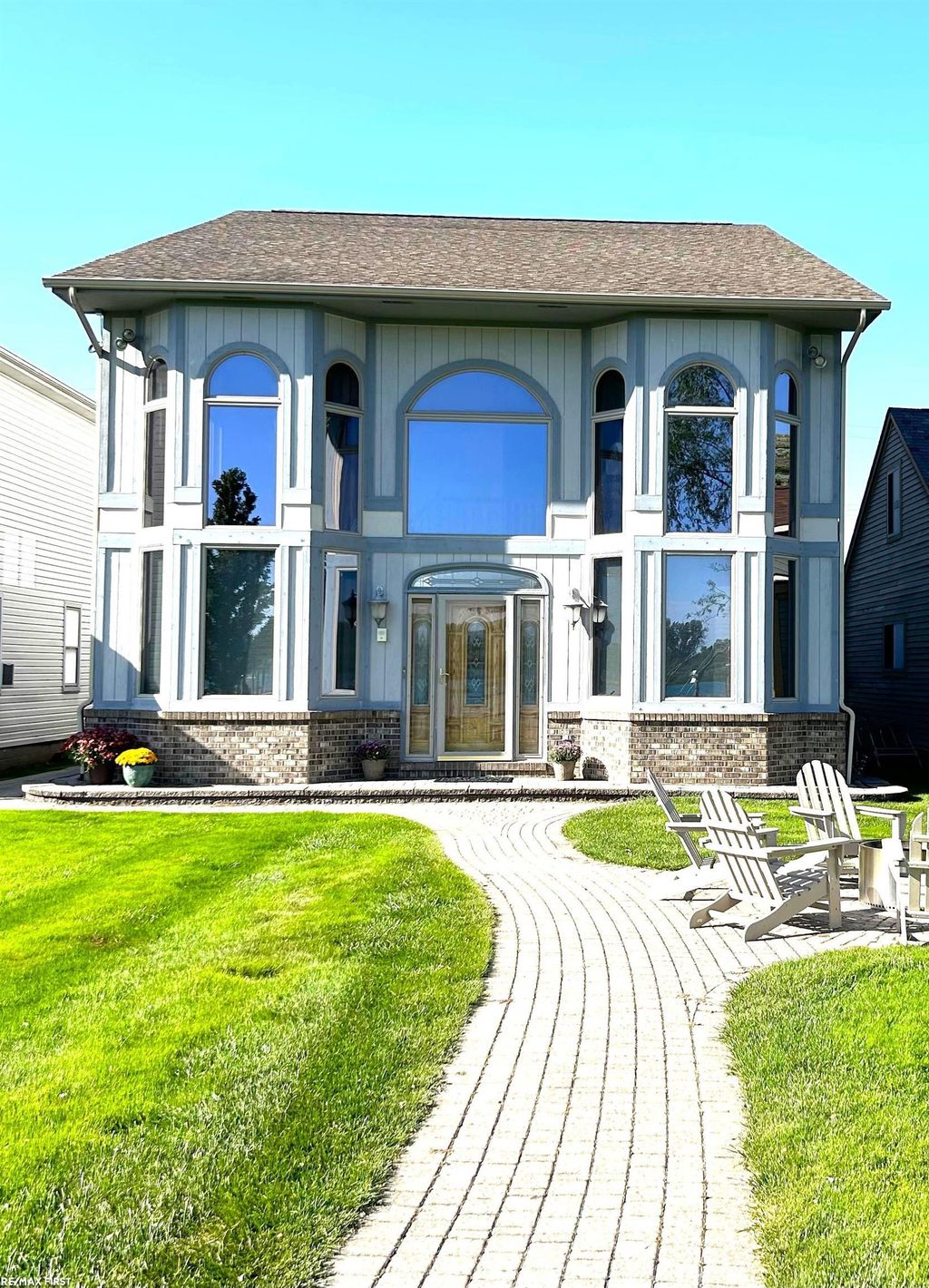 listing image 0