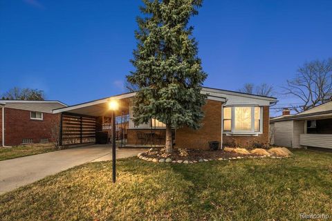 22613 Avalon Street St Clair Shores City MI 48080