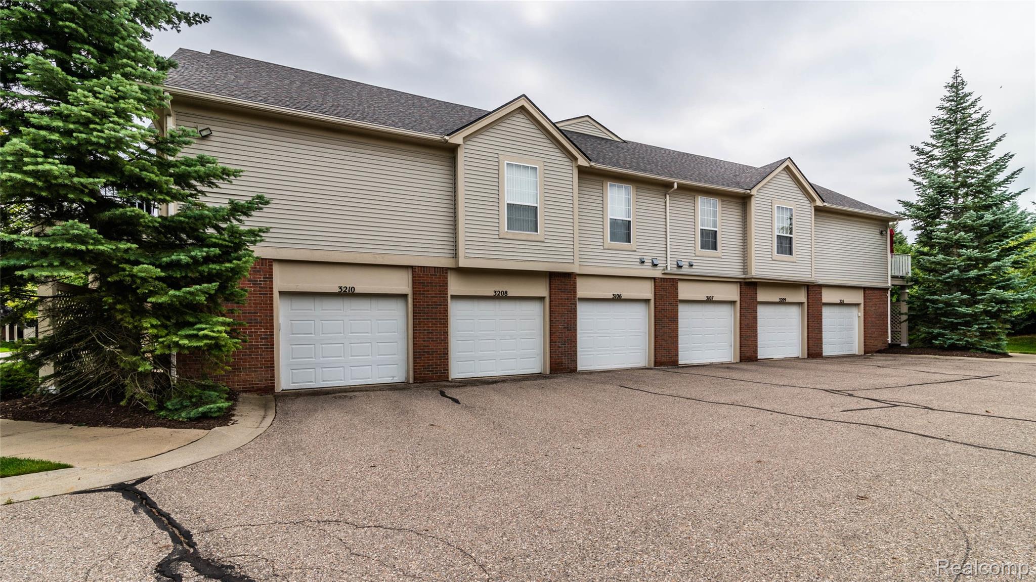 3106 Chesapeake Circle