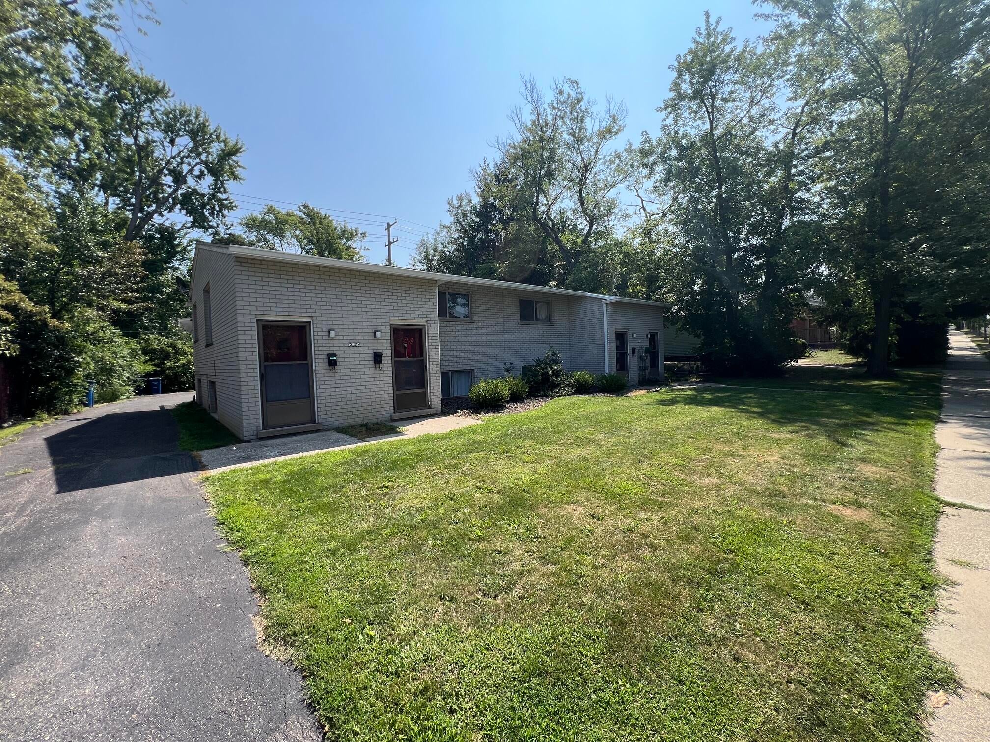 233 Collingwood Drive