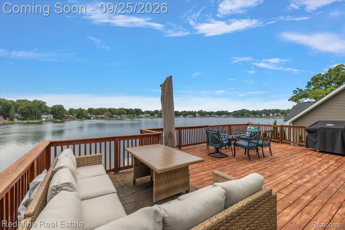 6186 Fonda Lake Drive