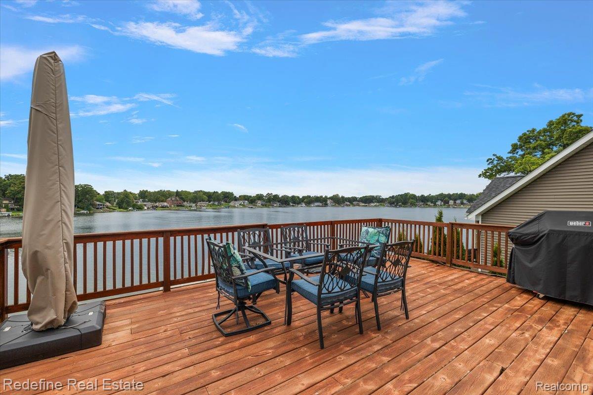 6186 Fonda Lake Drive