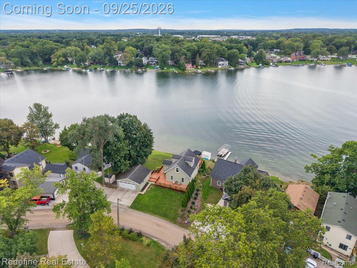 6186 Fonda Lake Drive