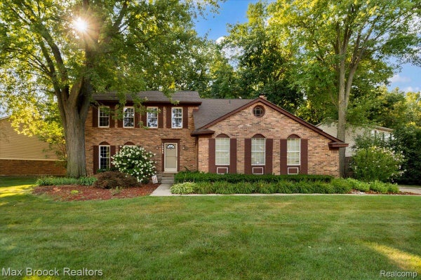 34985 VALLEY FORGE DR, FARMINGTON HILLS, MI 48331 - Image f6218f0b84edd418d9f3fd8375dcb740/190786936