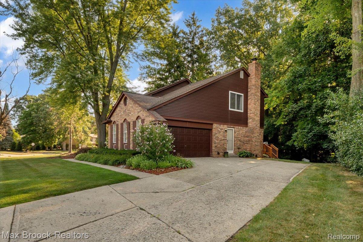 34985 Valley Forge Drive