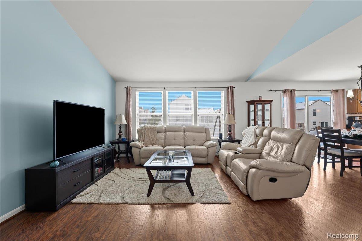 5071 Meadow Crest Circle