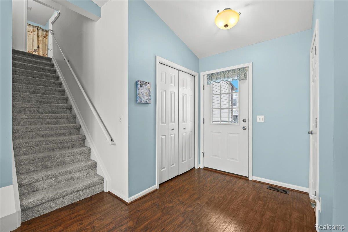 5071 Meadow Crest Circle