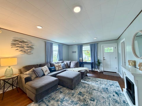 Tiny photo for 404 W Court Street, Ludington City, MI 49431 (MLS # 67026045999)