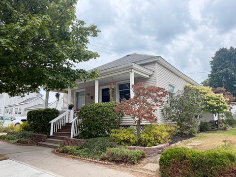 Photo of 404 W Court Street, Ludington City, MI 49431 (MLS # 67026045999)
