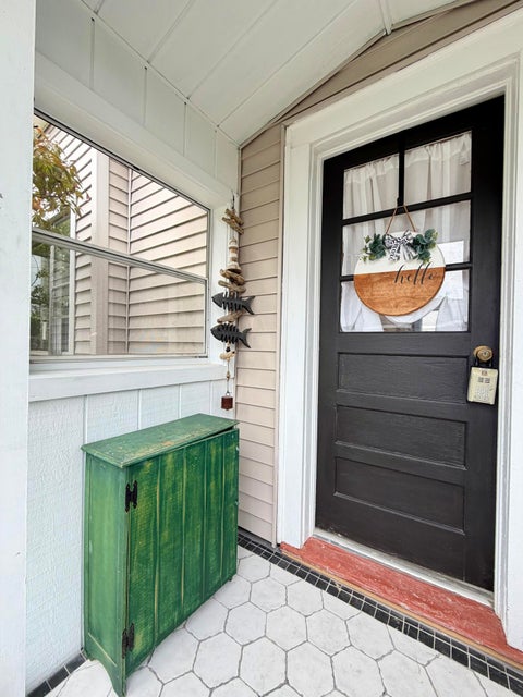 Tiny photo for 404 W Court Street, Ludington City, MI 49431 (MLS # 67026045999)