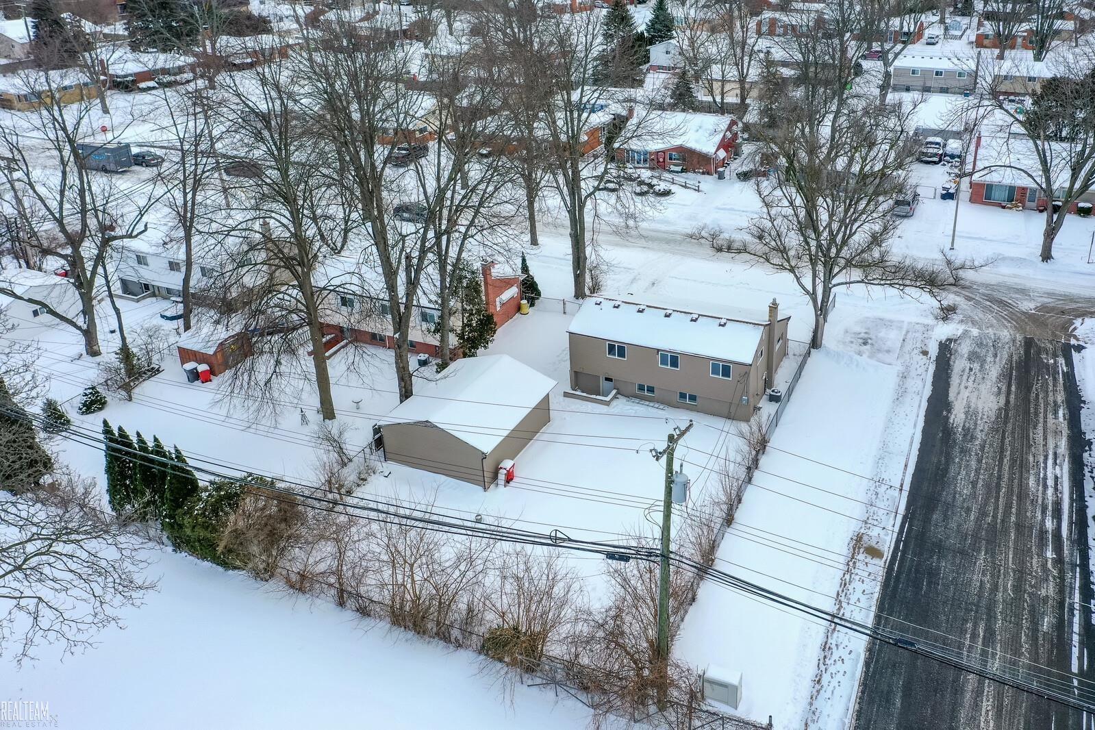 21425 Sunnyview Street