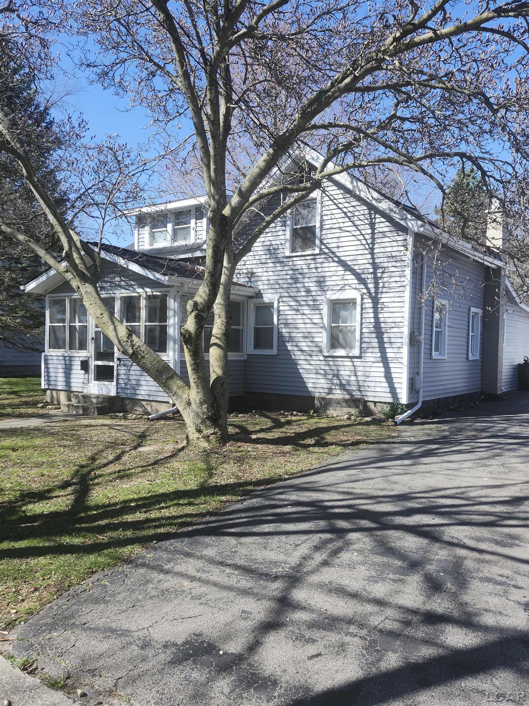 355 Budlong Street