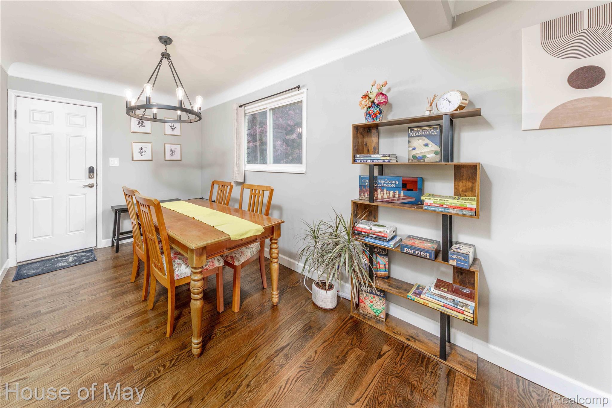 2099 E Maple Road