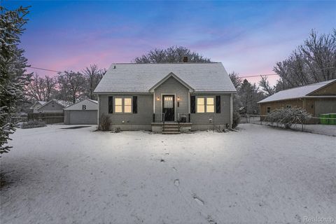 845 Olive Street Oxford Charter Township MI 48371