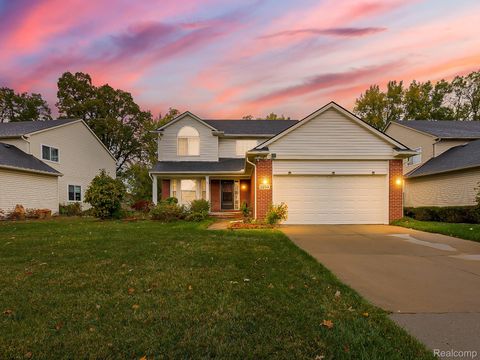 1255 Hartland Street Troy City MI 48083