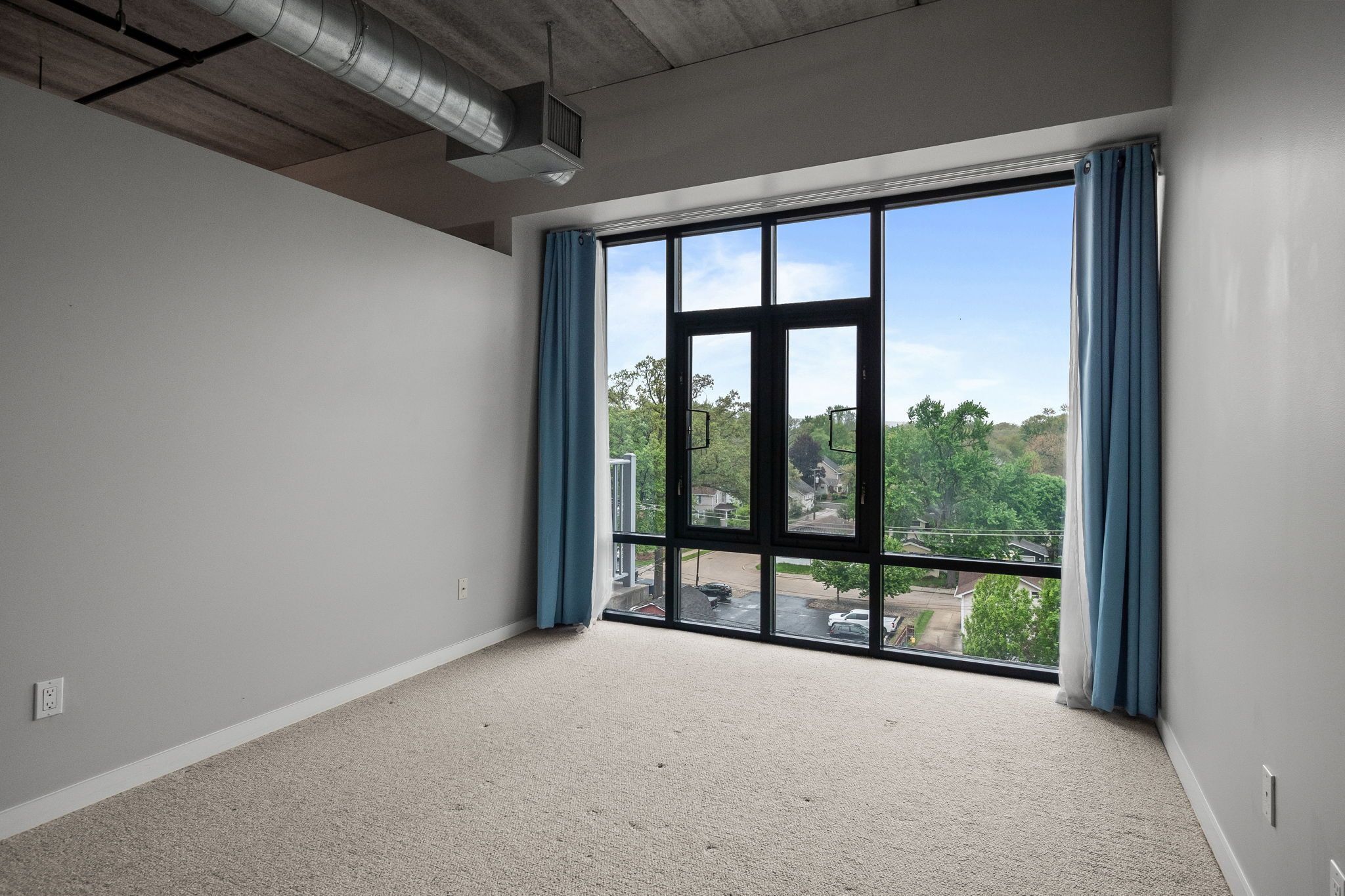 101 CURRY Avenue 610