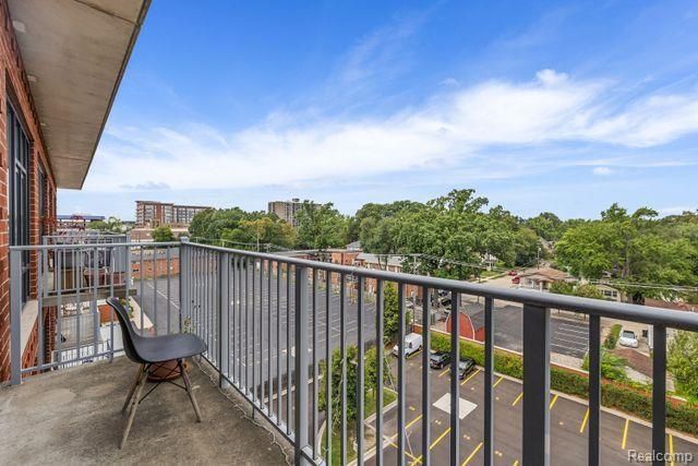 101 CURRY Avenue 610