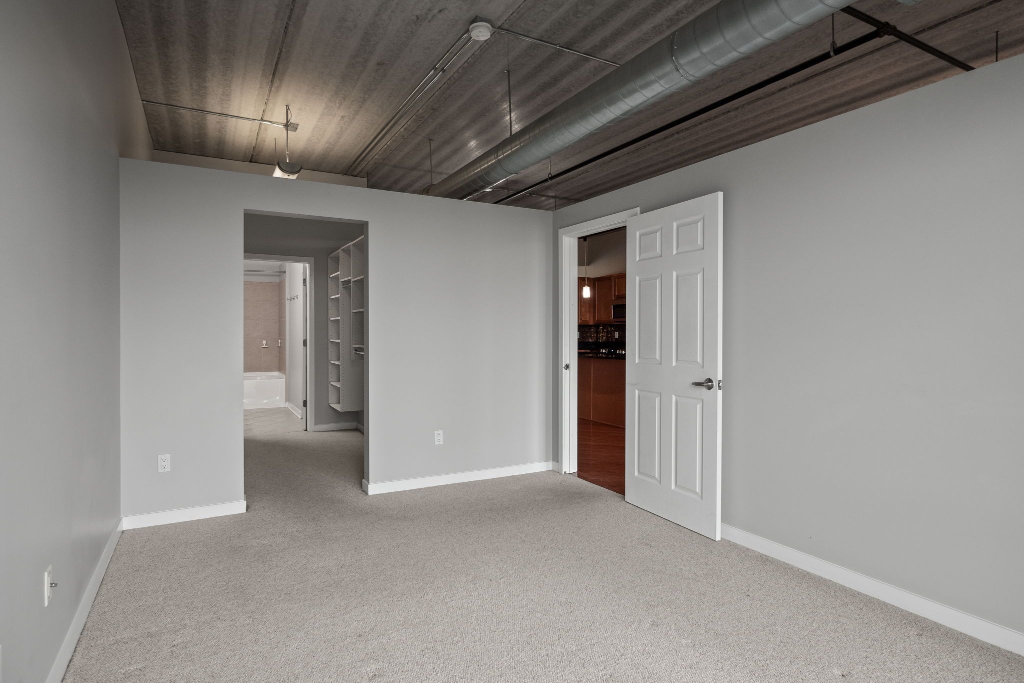 101 CURRY Avenue 610