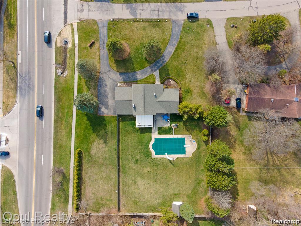 22416 Heathersett Crescent