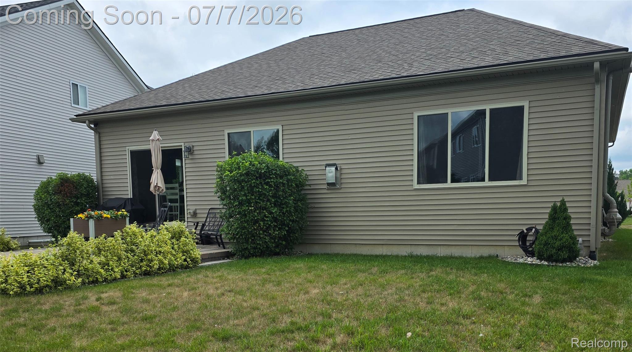 322 Hidden River E
