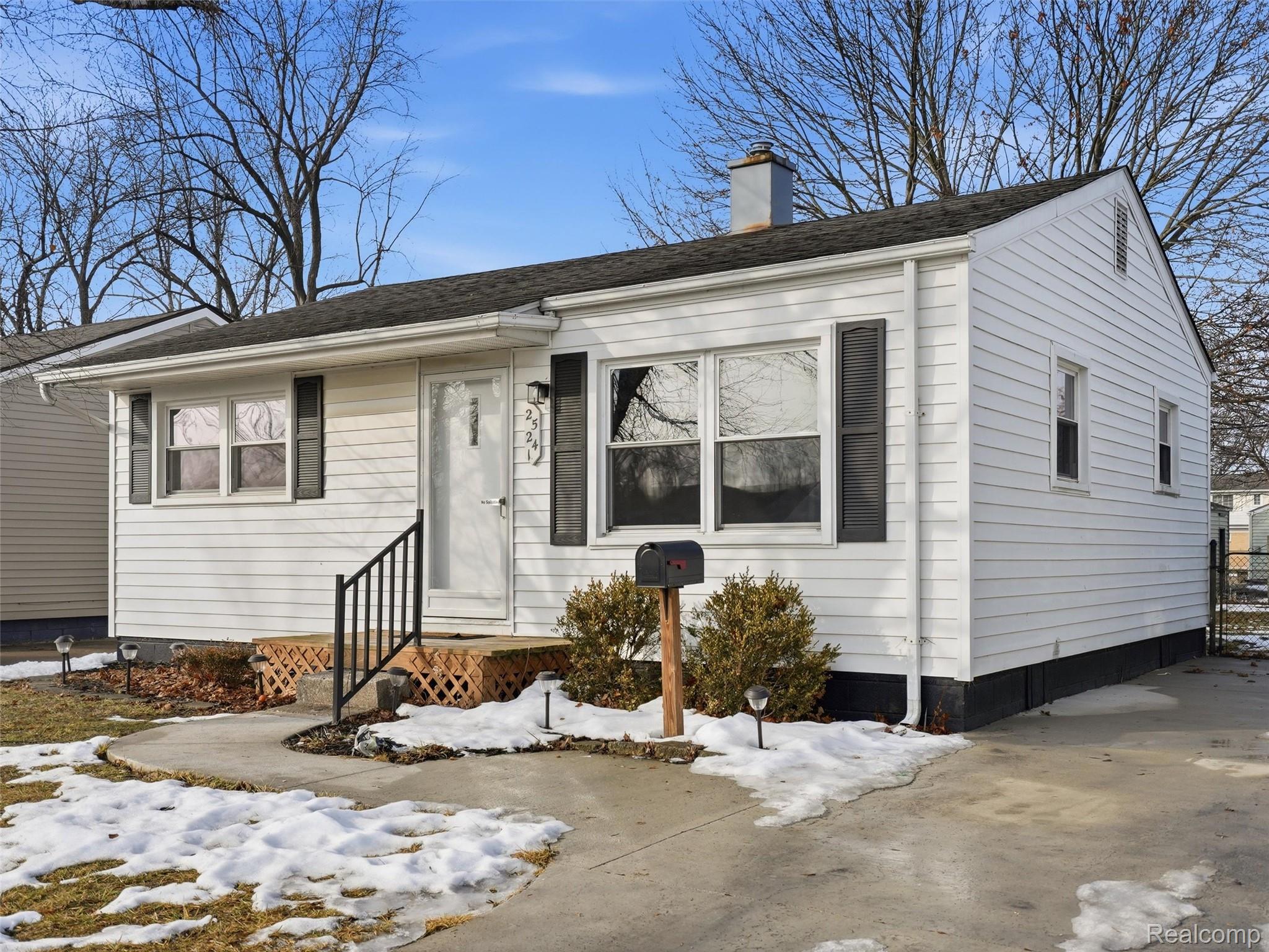 25241 Rosenbusch Boulevard