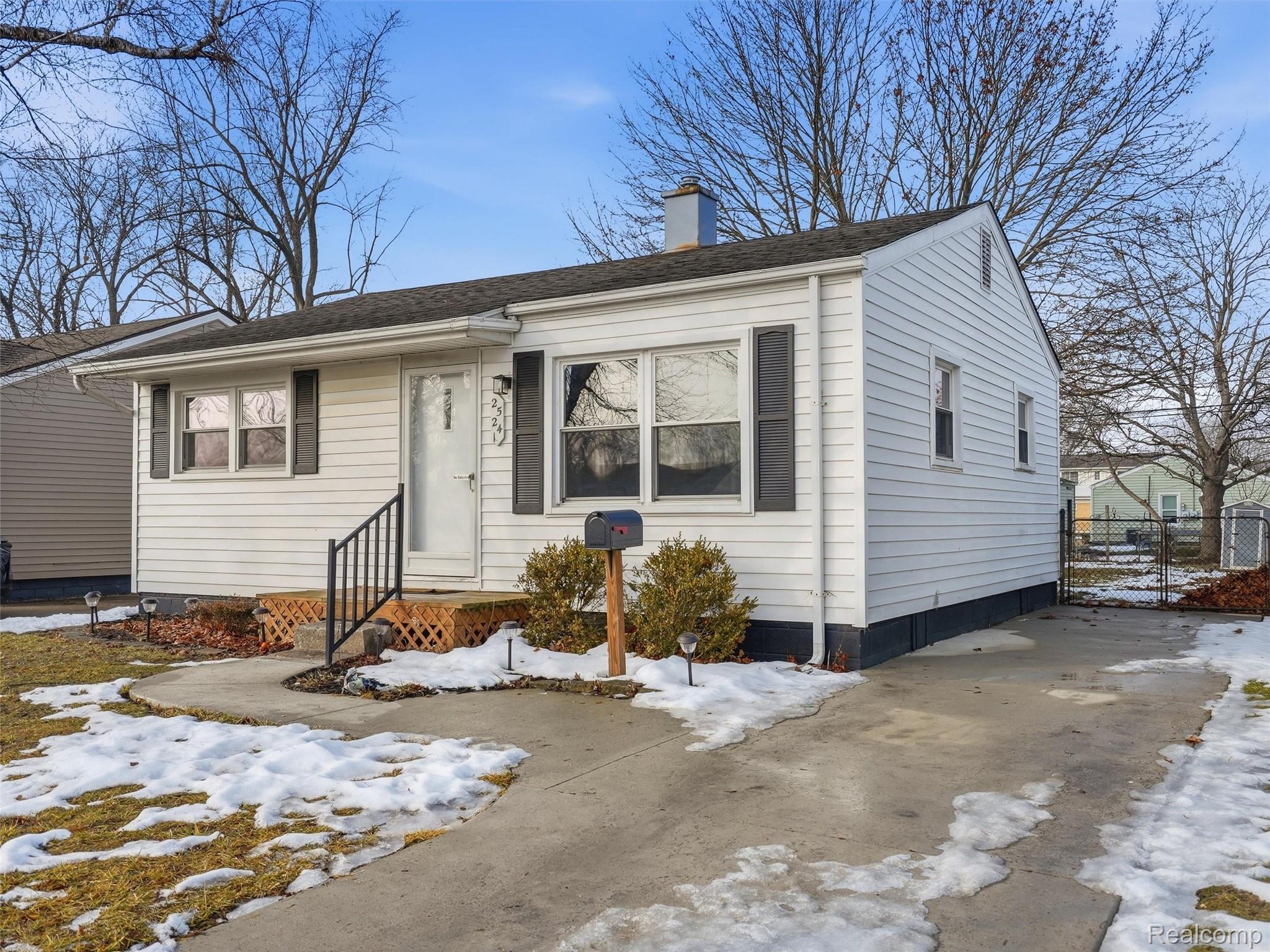 25241 Rosenbusch Boulevard