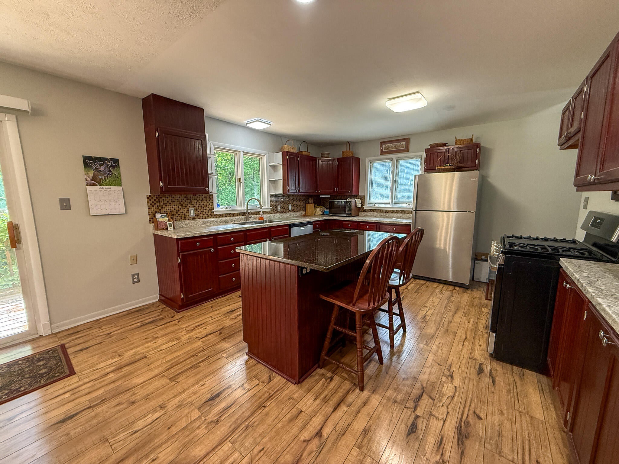 Properties Available 3 - 3 7017 Elm Avenue