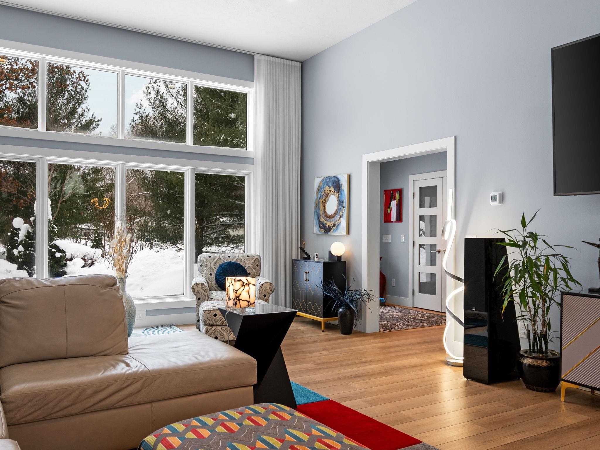 8906-A Manhattan North