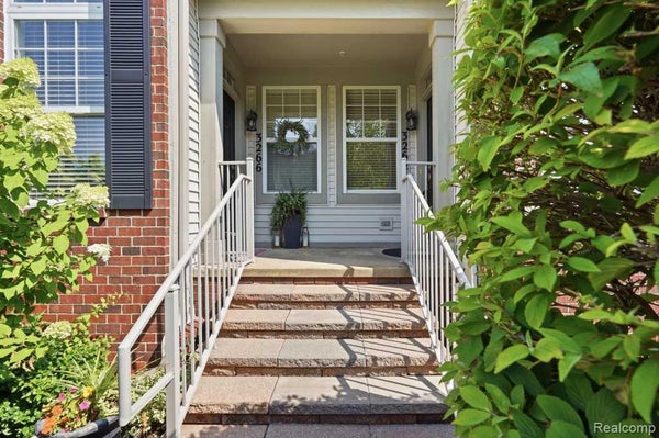 3262 JOHANNA WARE W, WIXOM, MI 48393 - Image f684167796d7bd0429997daff541e461/2058370712