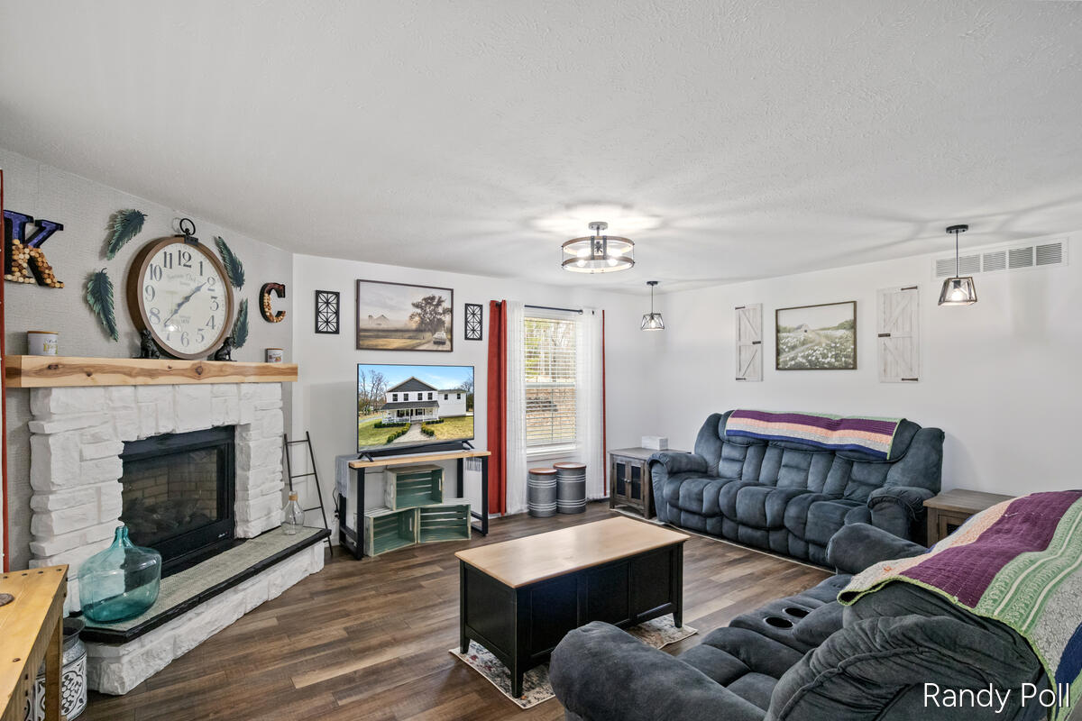 5904 E Division Street