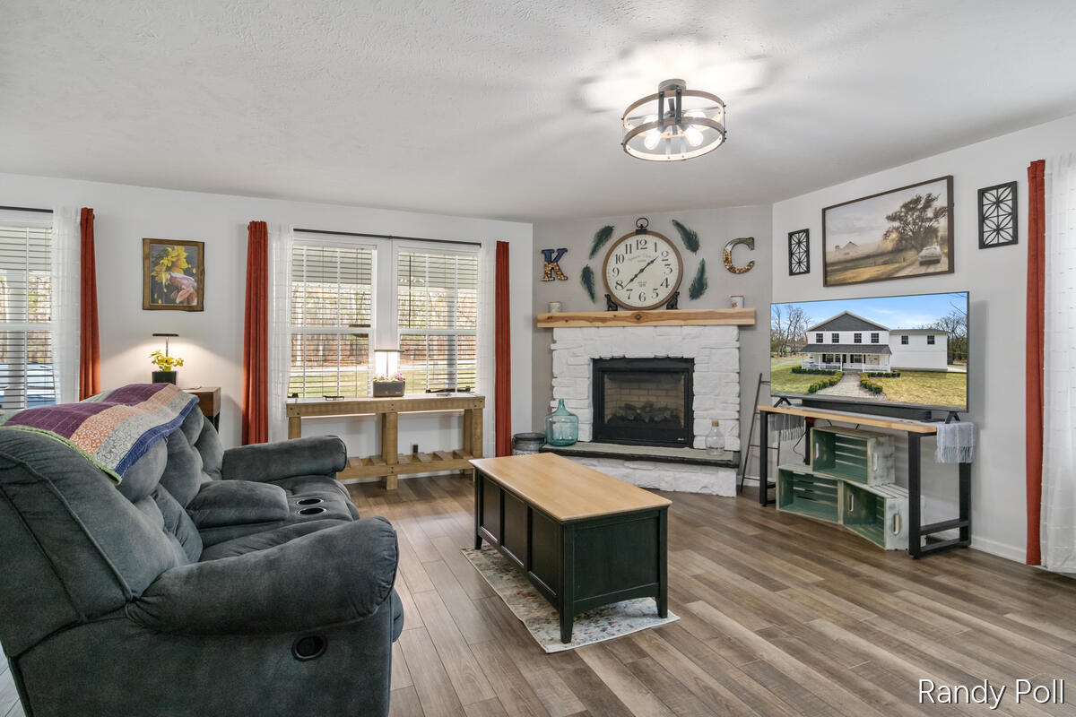 5904 E Division Street