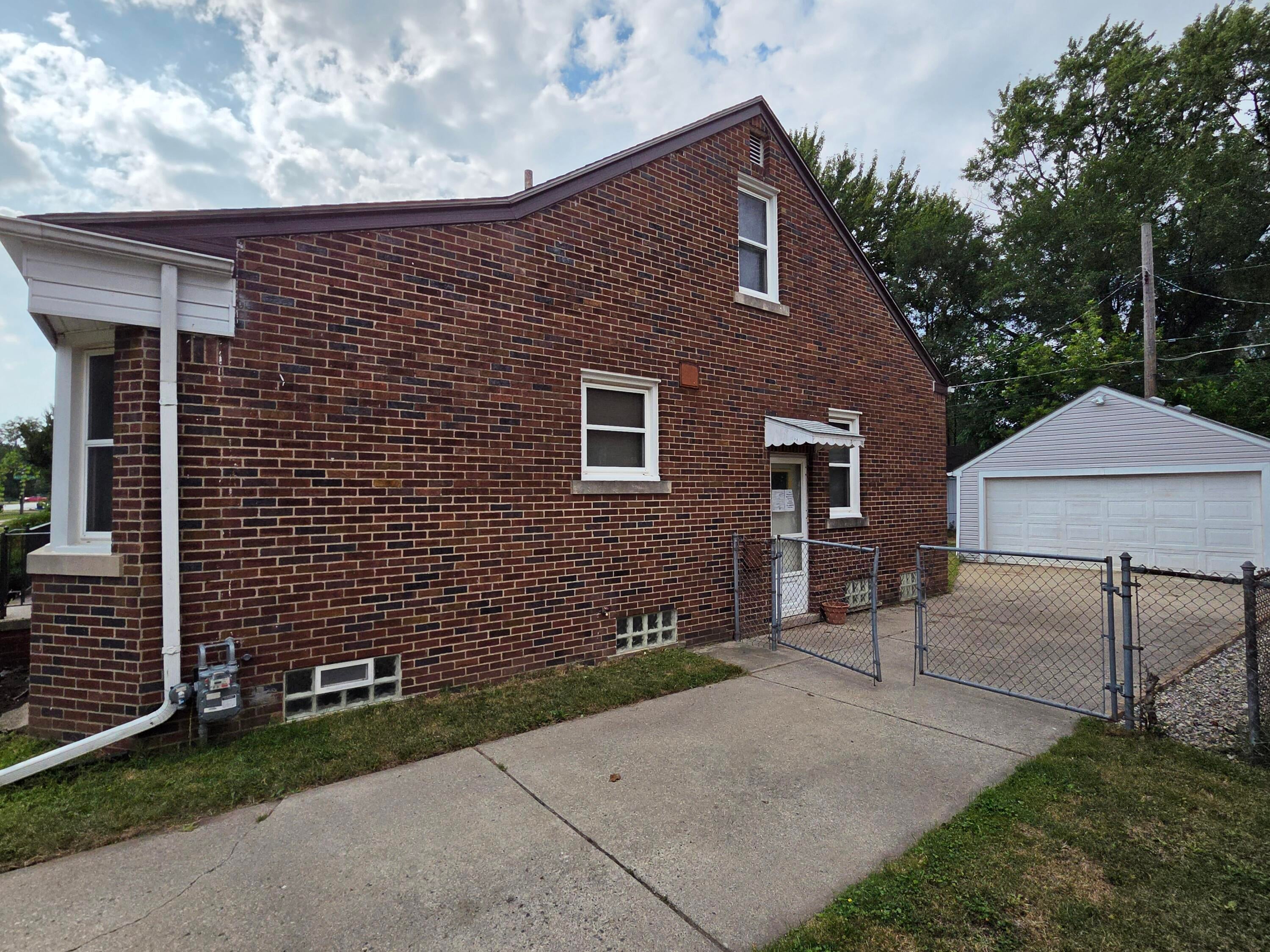 26722 W Chicago
