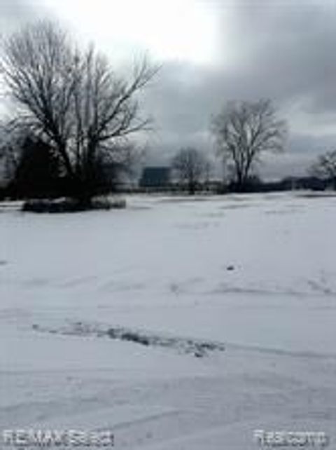 5008 DAVISON Road Burton City MI 48509