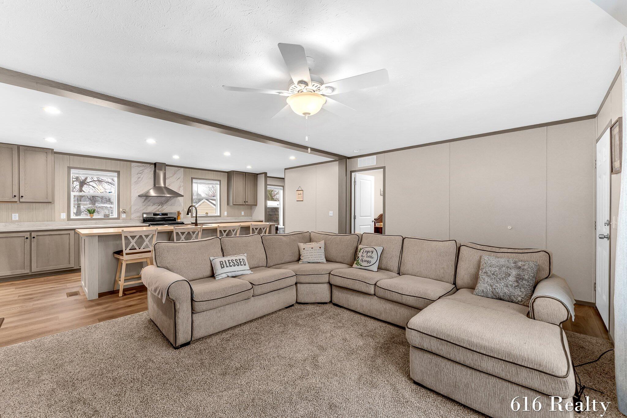 1285 Ashbrook Street NE