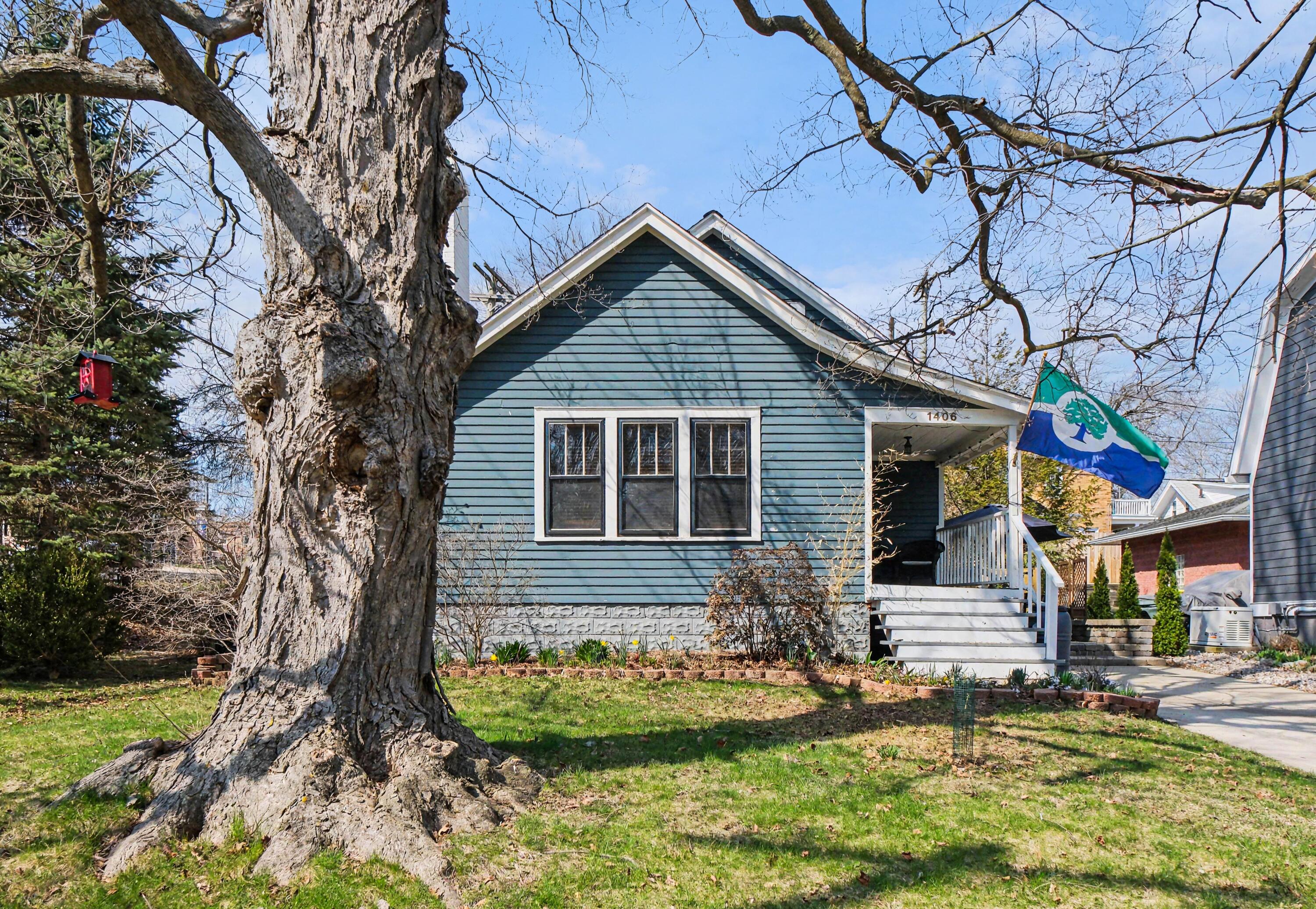 1406 Lutz Avenue