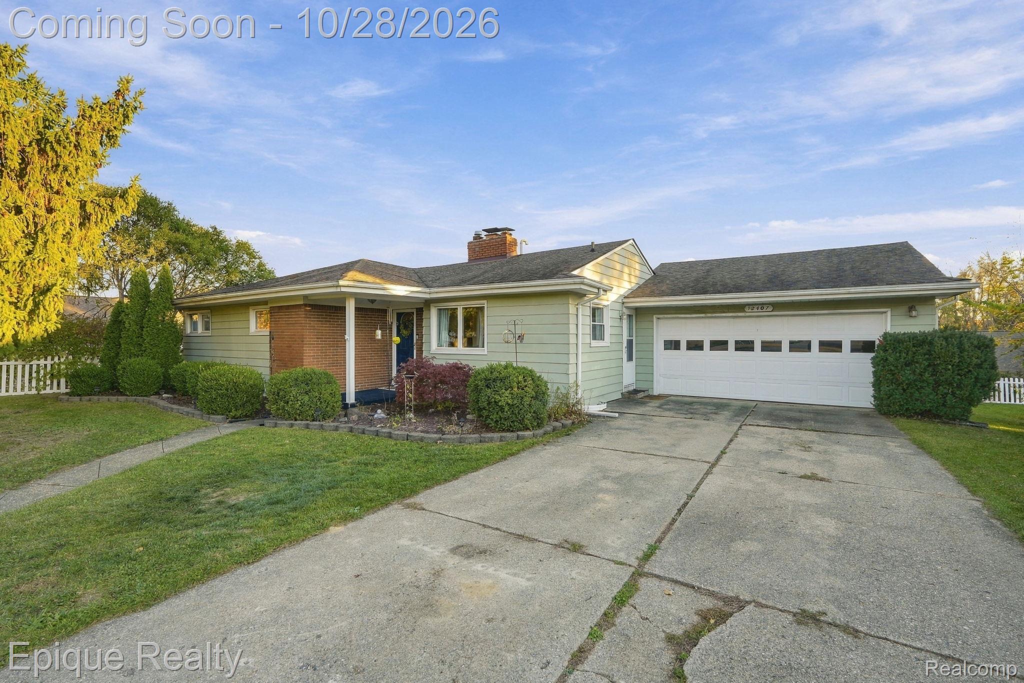 12407 Hillcrest Drive