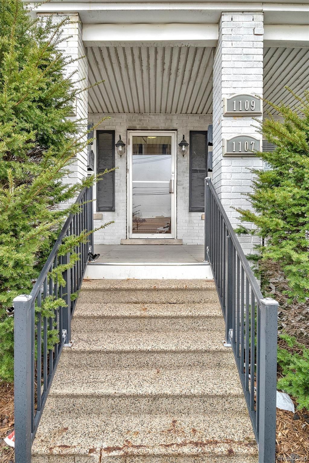 1103 WASHINGTON Street